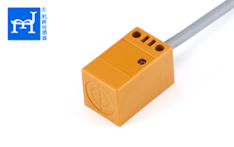 Q17土黃色方形電感式接近開關