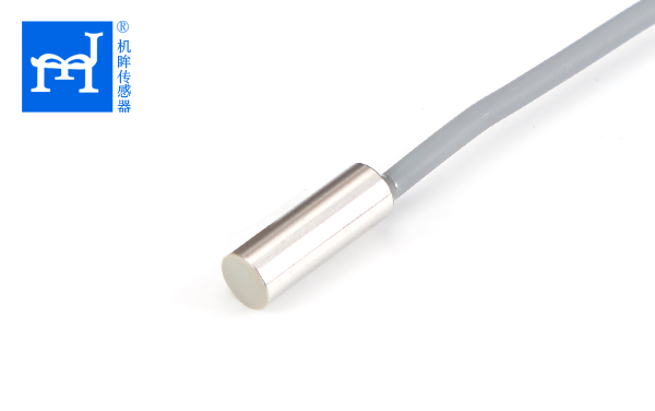 D6.5超短型電感式接近開關出線式